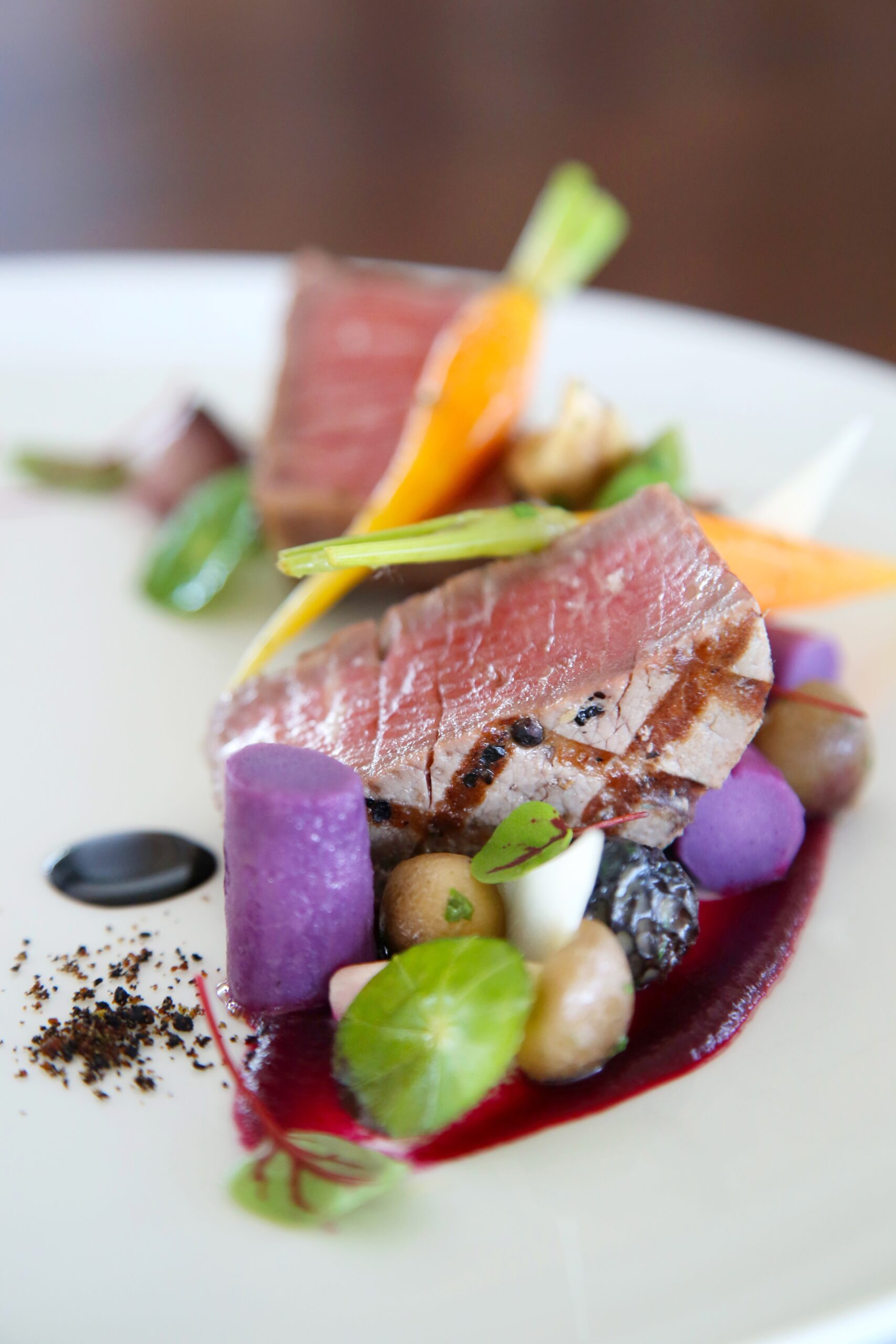 Luxury dining and wine atmosphere representing Napa Valley hosting and wine country access.